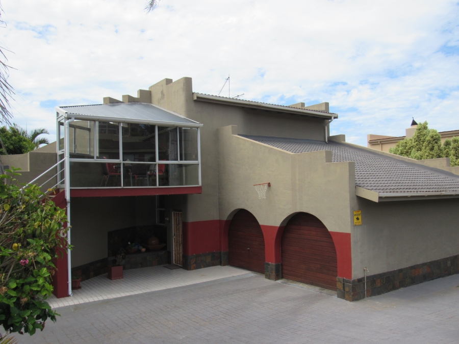 4 Bedroom Property for Sale in Wavecrest Eastern Cape